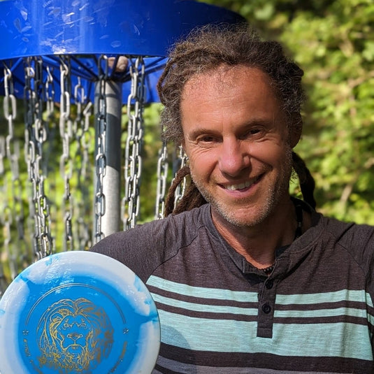 Profilbild vom mehrfachen Deutschen Meister und Weltmeister im DiscGolf  Michael Kobella, der Leiter der Workshps und des Parcoursbaus ist
