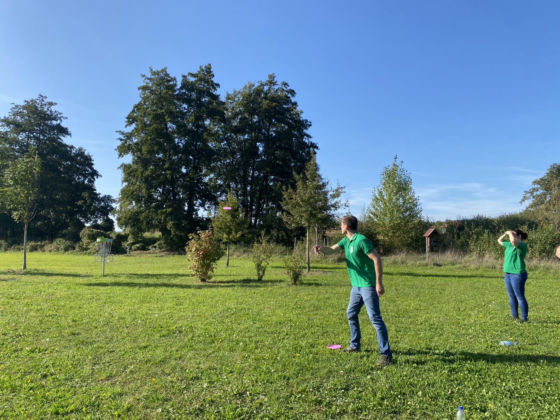 Eine Runde DiscGolf am DiscGolf Parcours des DGO Disc Golf Ostbayerns e.V. in Wenzenbach bei Regensburg in Ostbayern